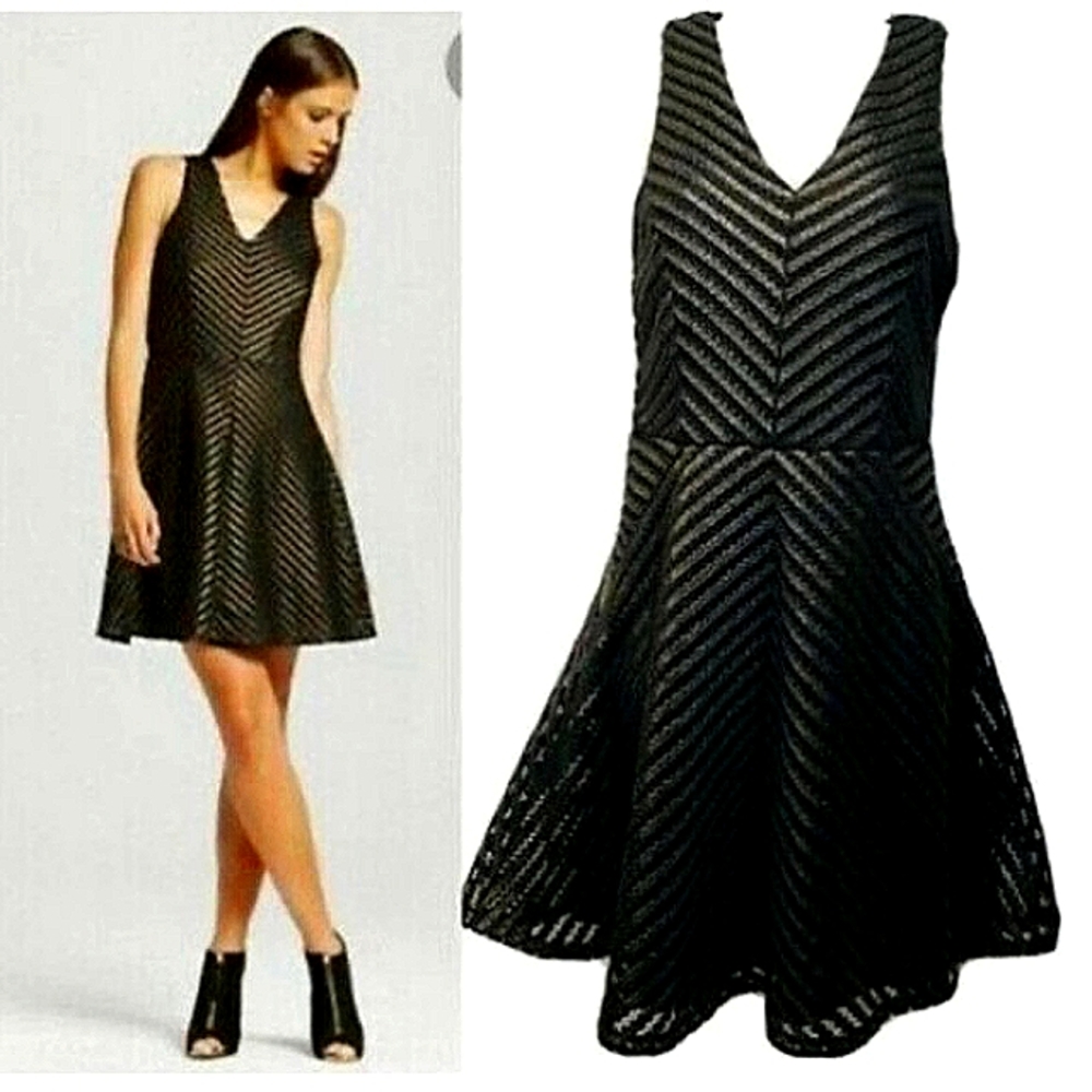 Mossimo Black & Gold Sparkle Fit Mini Dress Sleeveless Fit & Flare Chevron Sz XS